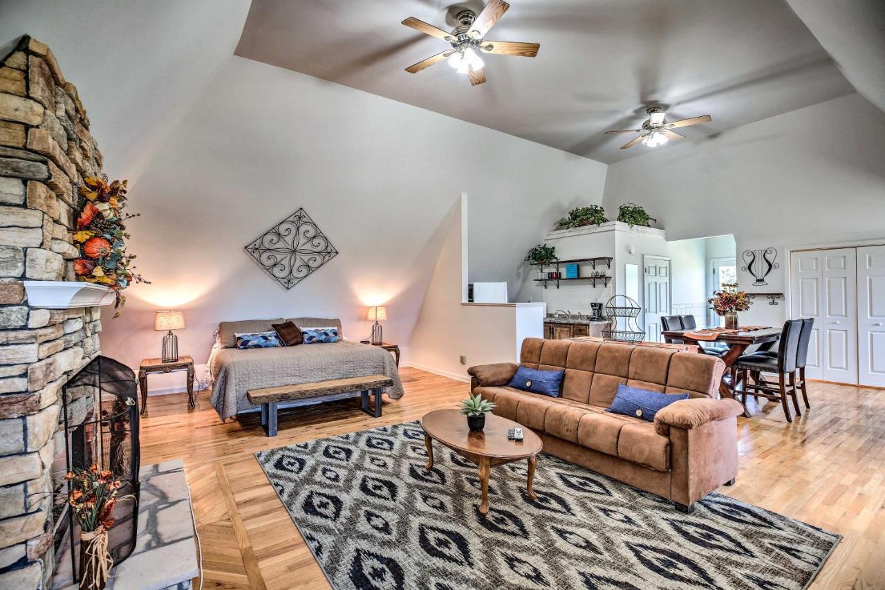 Lake Allatoona Area Studio With Pool And Views! カータースビル エクステリア 写真