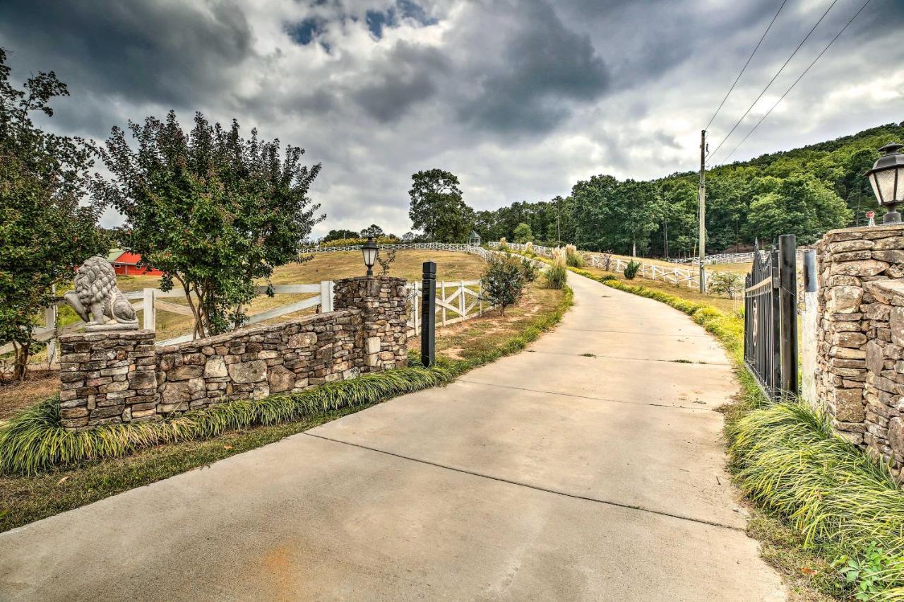 Lake Allatoona Area Studio With Pool And Views! カータースビル エクステリア 写真